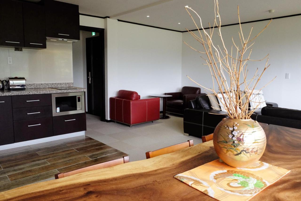 Ski-In, Ski-Out Iwatake Apartments Hakuba Eksteriør billede