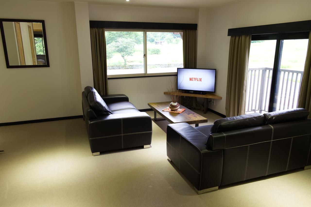 Ski-In, Ski-Out Iwatake Apartments Hakuba Eksteriør billede